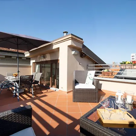 Apartment Rooftop Delight With Terrace *